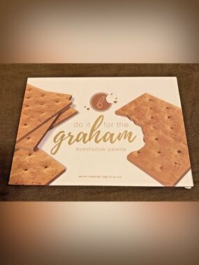 Beauty Bakerie Do it For The Graham Eyeshadow Palette